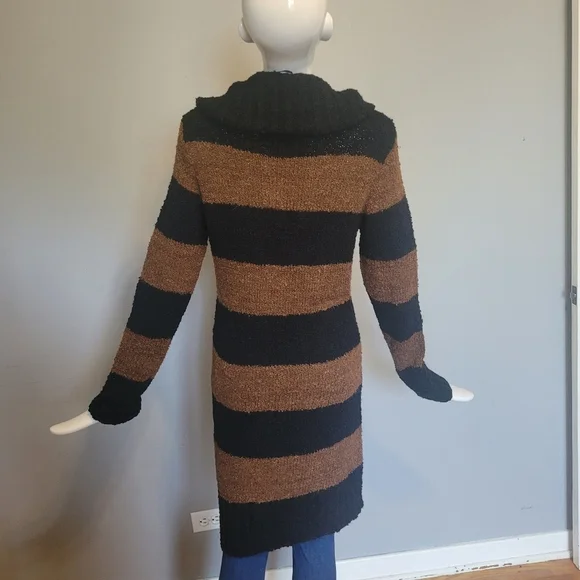 Le Chateau Long Zip Striped Sweater, BNWT, Size M - Picture 5 of 9